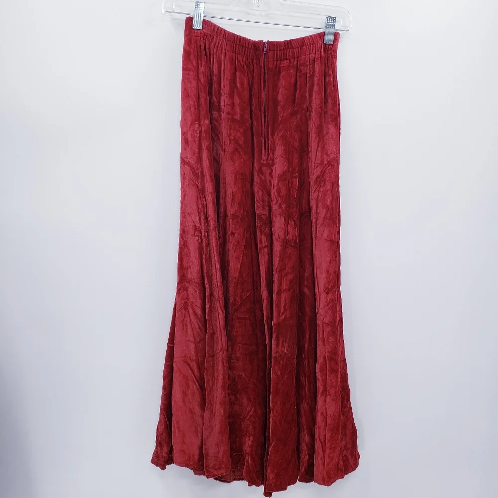 Double D Ranch Red Velvet Skirt, Size Small - Picture 2 of 2